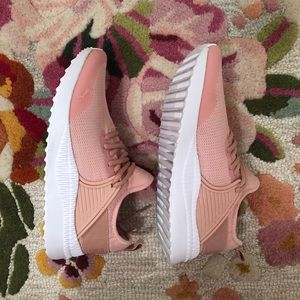 WORN ONCE Pink PUMA Sneaker